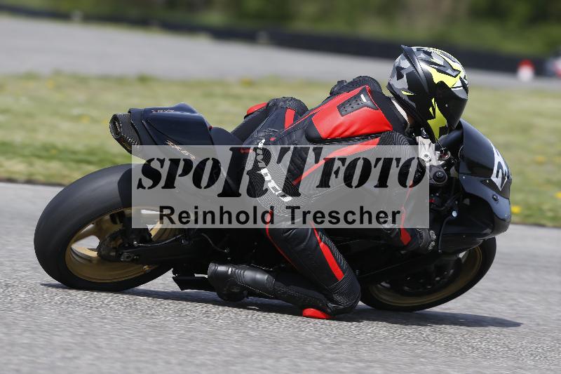 Archiv-2025/07 19.04.2025 Speer Racing ADR/Gruppe gelb/backside